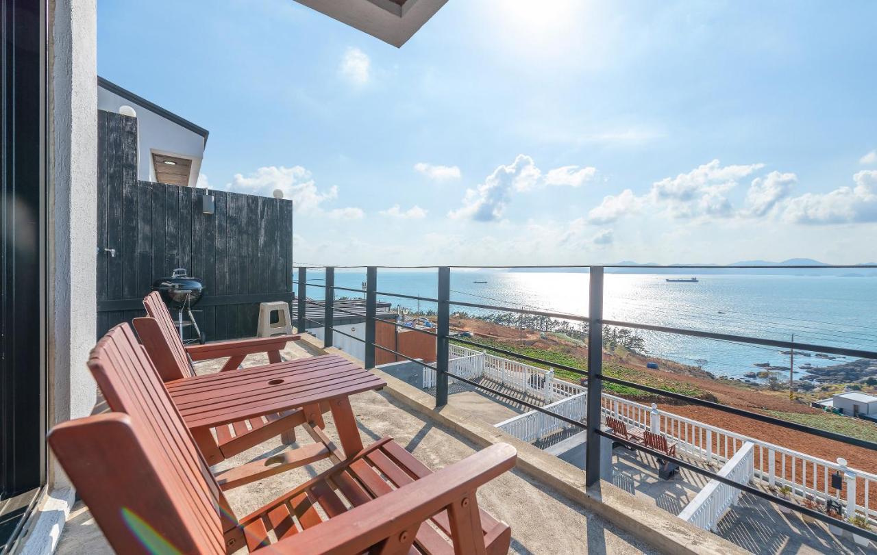 Namhae Whale'S Dream Villa Exterior photo