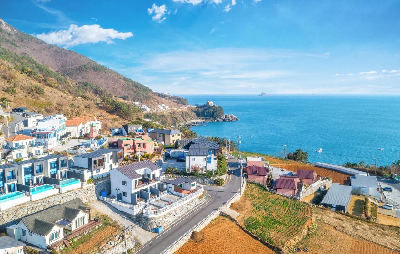 Namhae Whale'S Dream Villa Exterior photo