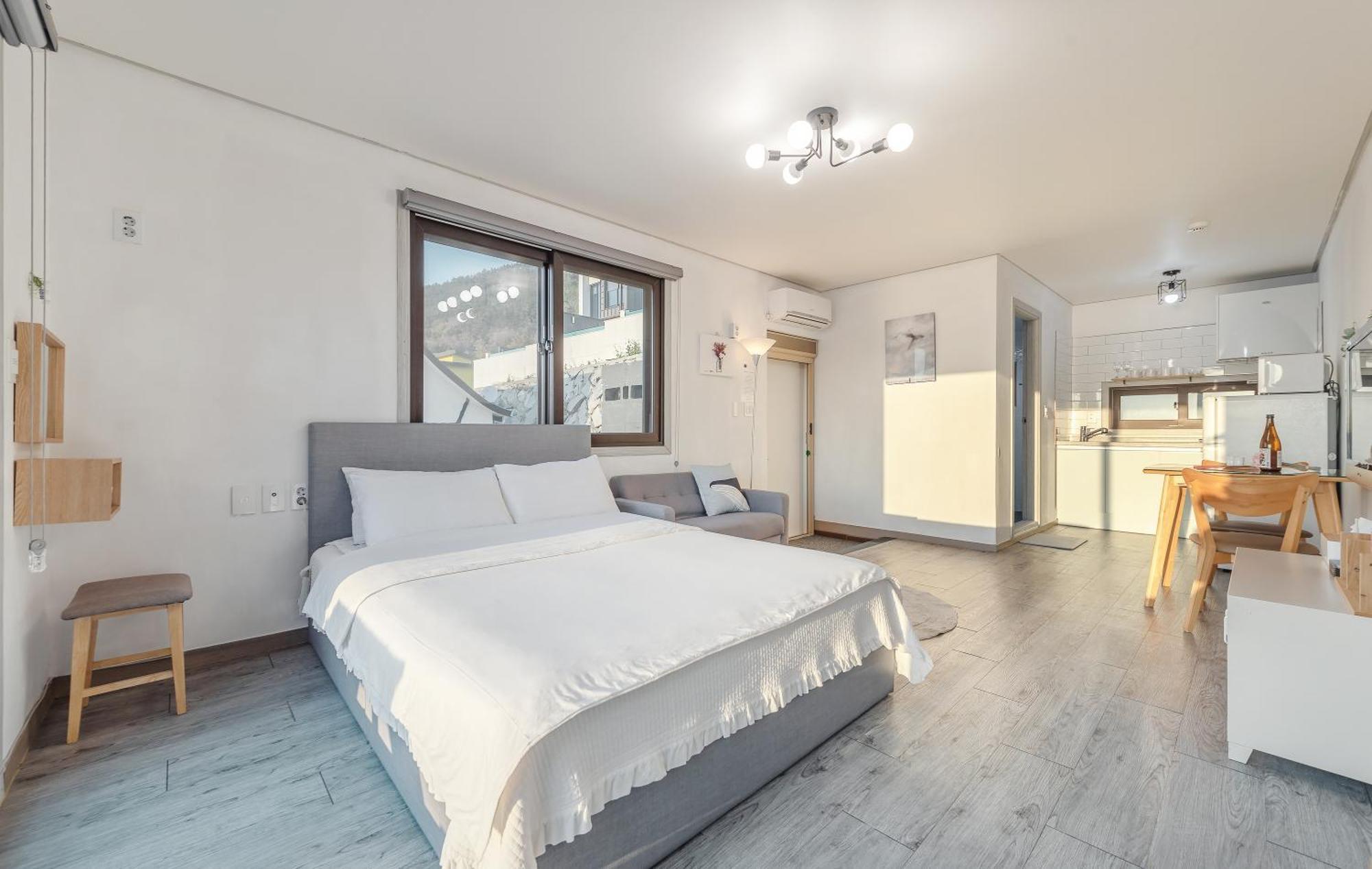 Namhae Whale'S Dream Villa Room photo