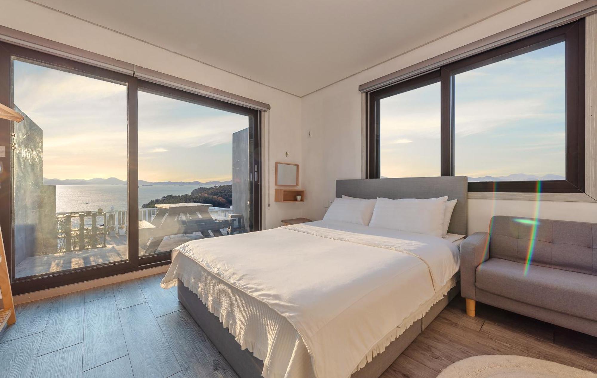 Namhae Whale'S Dream Villa Room photo