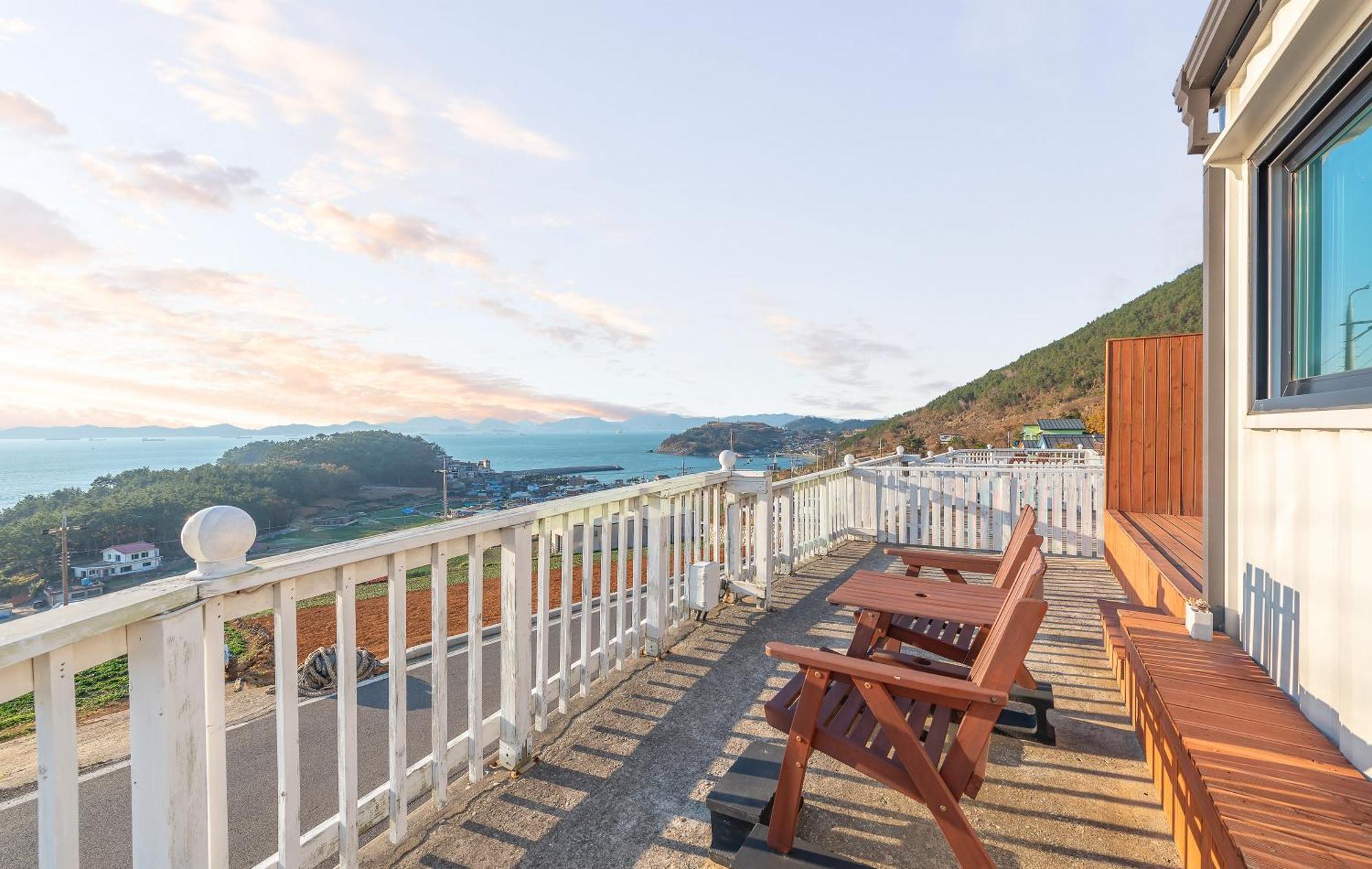 Namhae Whale'S Dream Villa Room photo