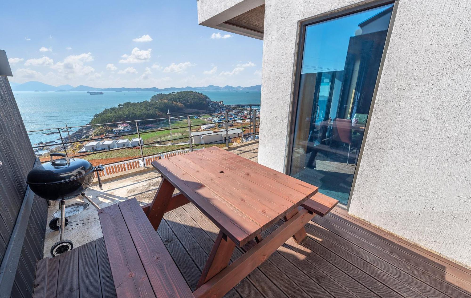 Namhae Whale'S Dream Villa Room photo